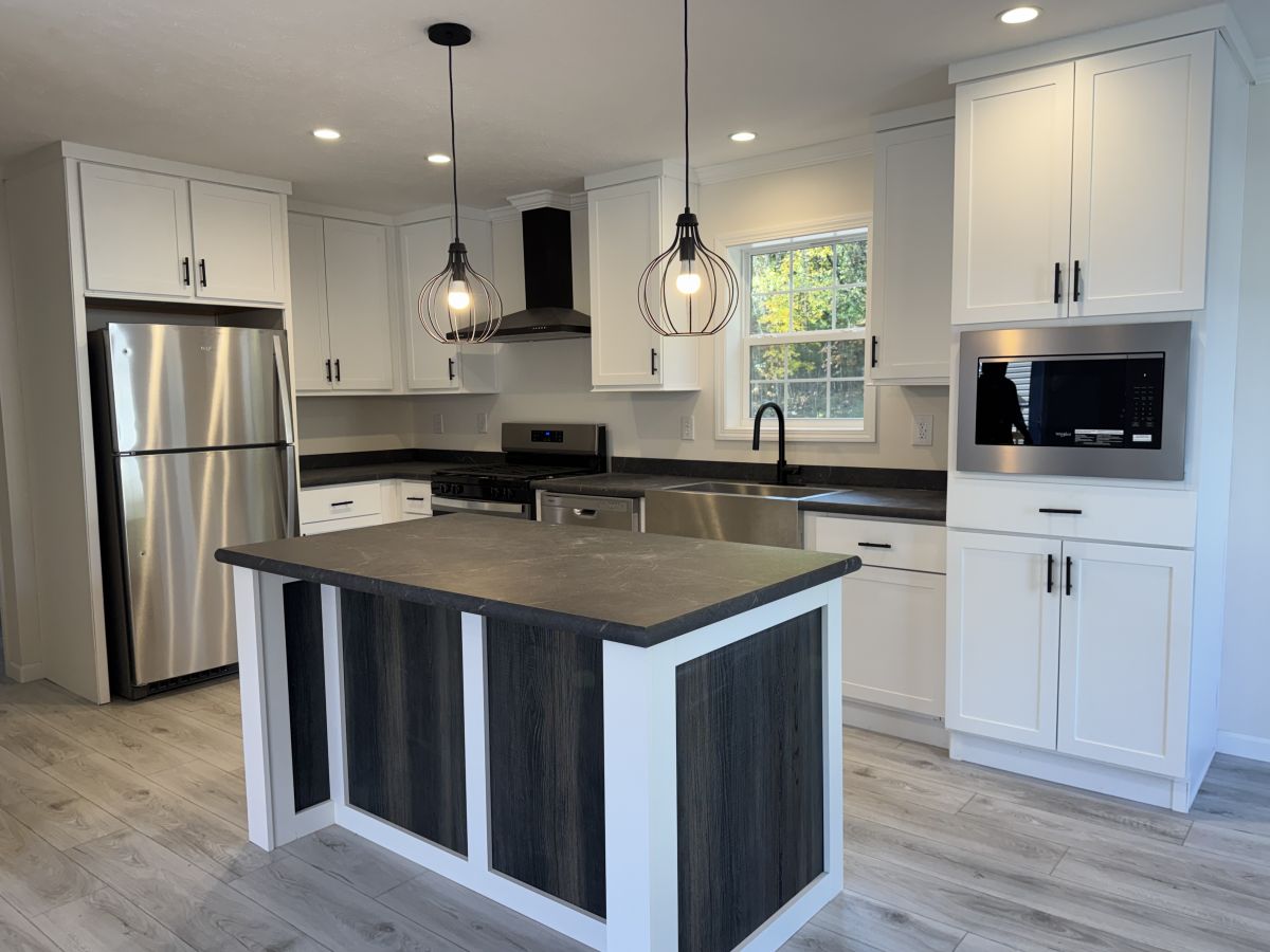 8 Locust Dr
