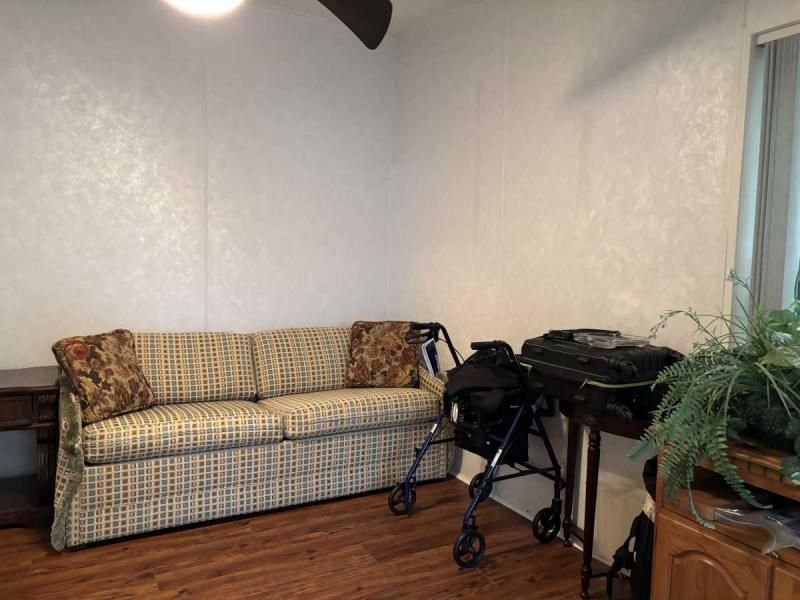 279 Woodside Lake Drive #403