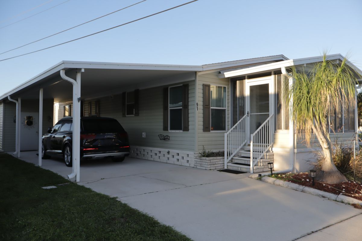 91 LOREN WAY