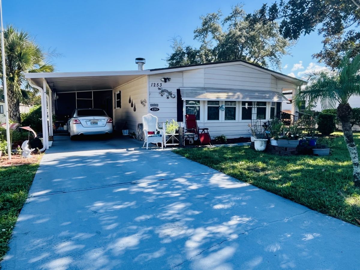 1253 La Flosita Dr.