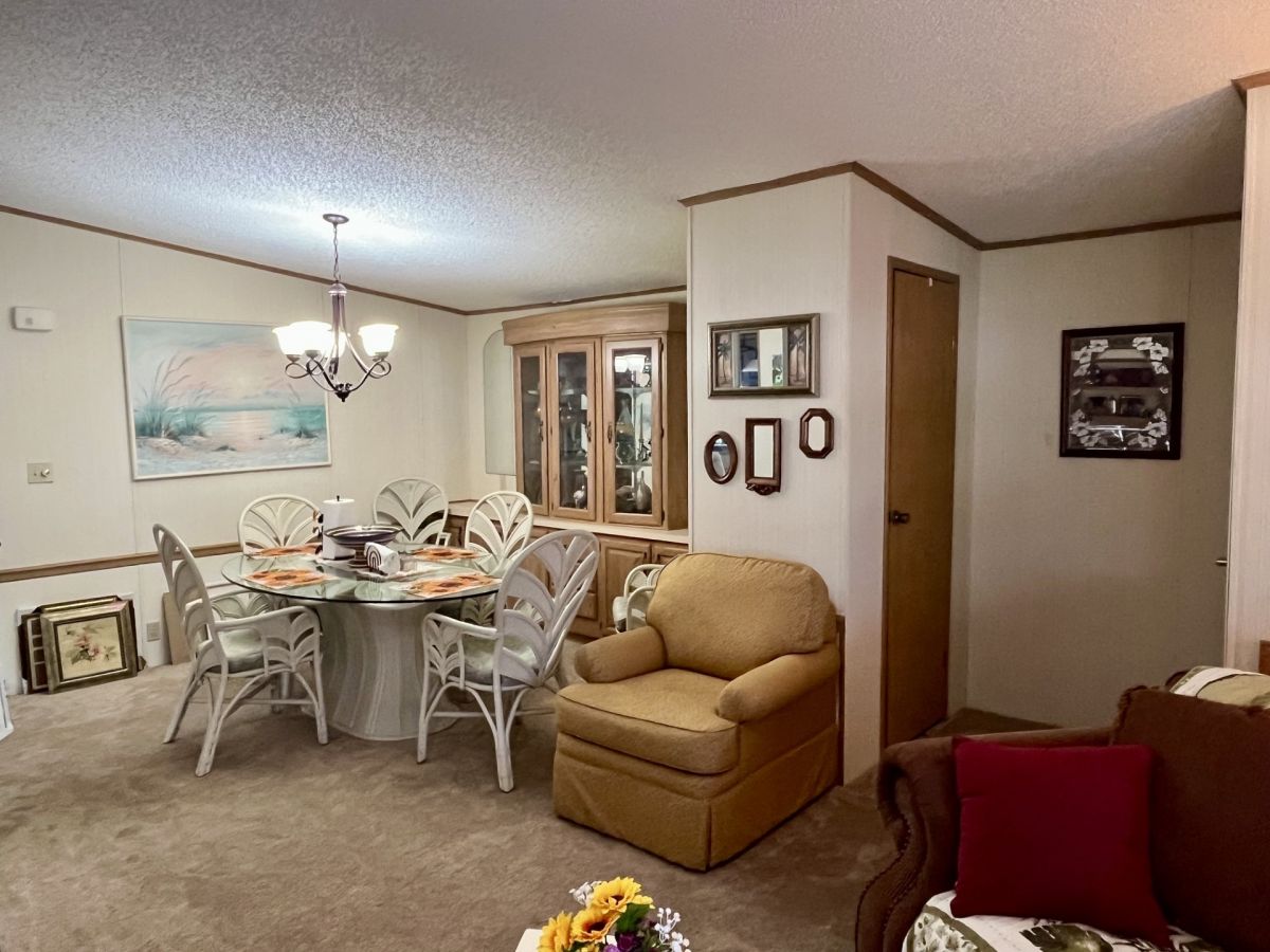 1253 La Flosita Dr.