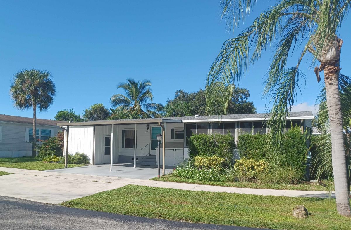 3504 NW 65th St