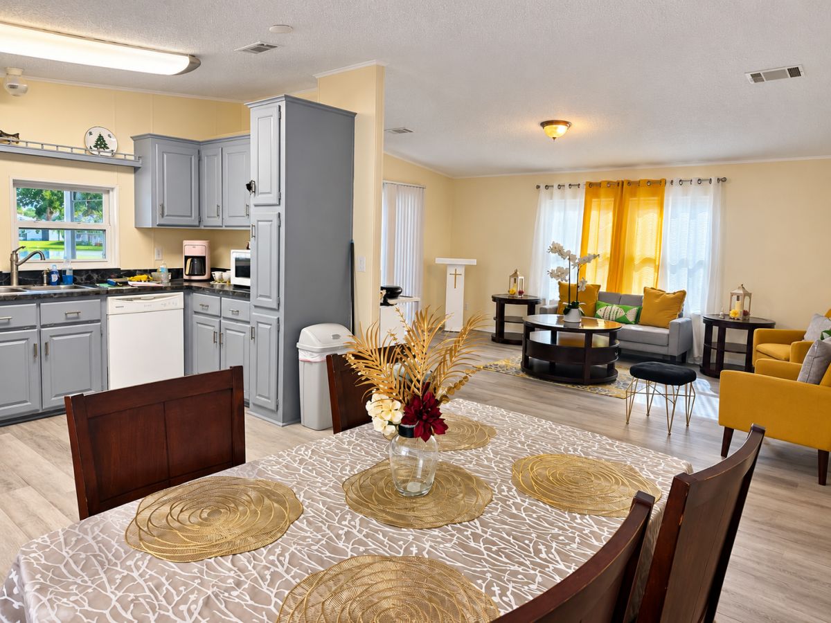 3000 US HWY 17/92 W, LOT #525