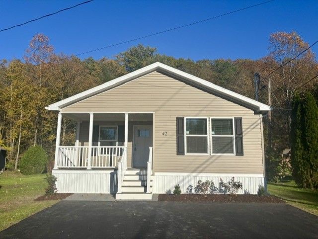 42 Swan Lake Trail