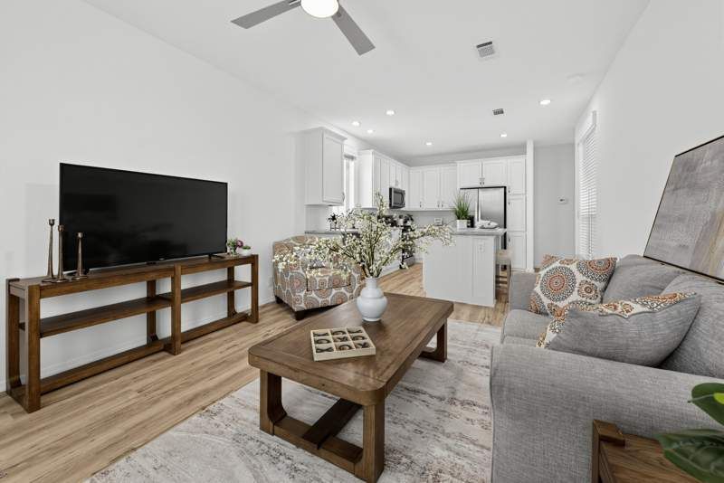 2305 W Ruthrauff Rd #G6