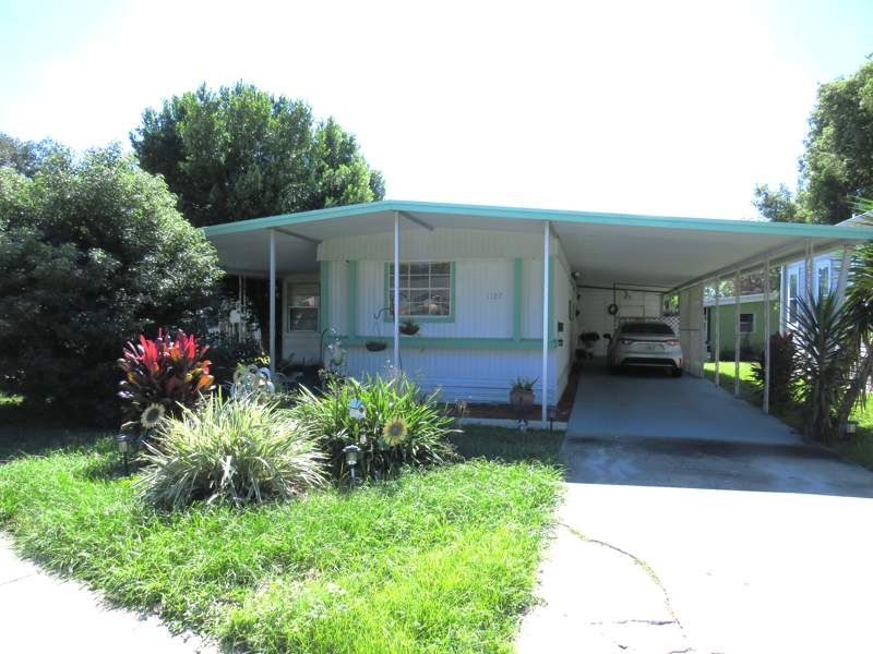 1127 Laura St.