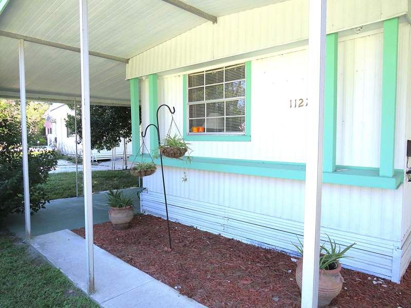 1127 Laura St.
