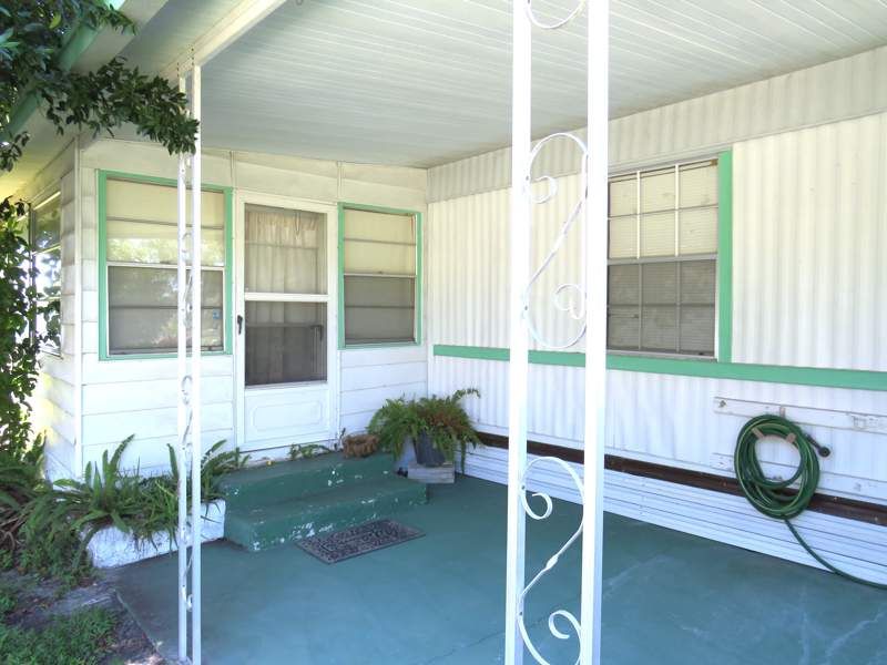 1127 Laura St.