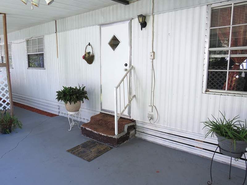 1127 Laura St.
