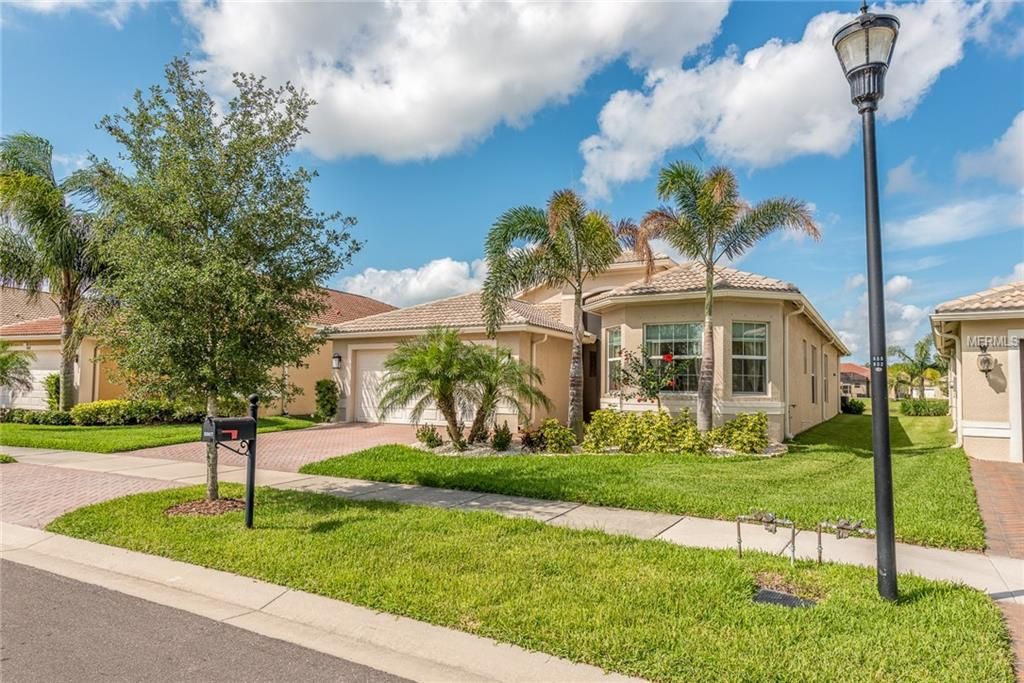 Valencia Lakes Wimauma, FL Homes For Sale