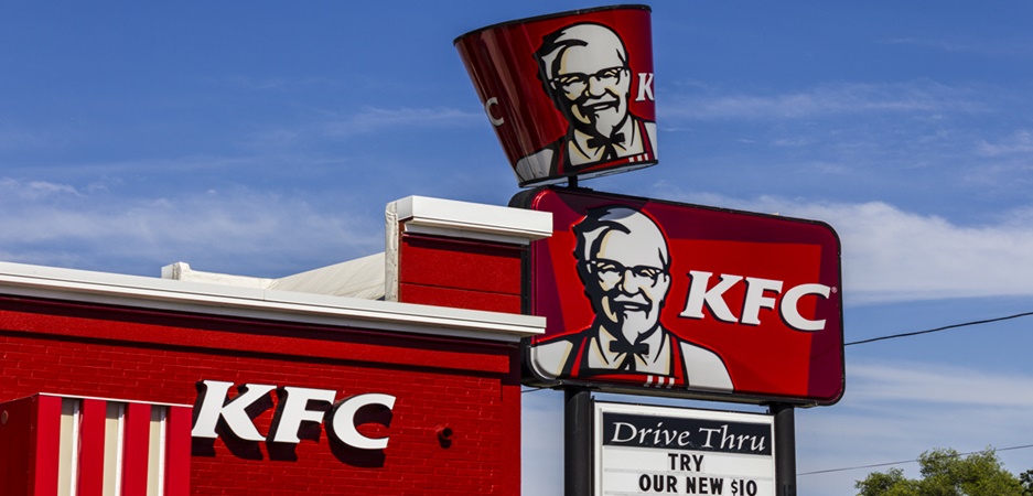Nunca é tarde para alcançar o sucesso! Conheça a história do KFC Coronel Sanders, dono do KFC