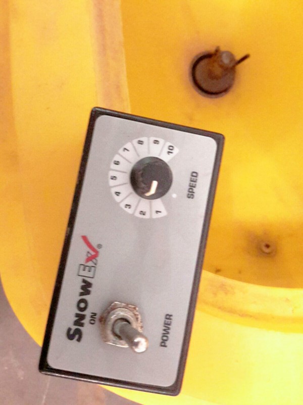 iBid Lot 6204 Snowex Junior 325 Tailgate Salt Spreader