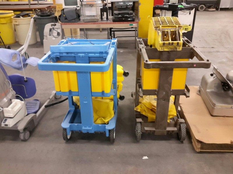 iBid Lot 7241 Rubbermaid Janitorial Carts & Mop Bucket