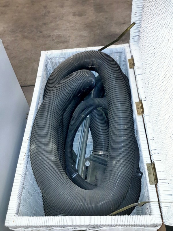 iBid Lot 7645 Grizzly Industrial Dust Collector Model G8027