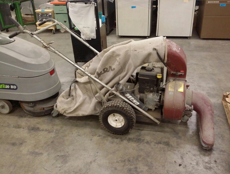 iBid Lot 3399 Parker Leaf/Litter Vacuum