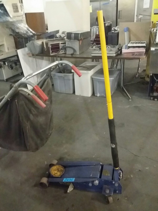 iBid Lot 3602 Napa Hydraulic Floor Jack