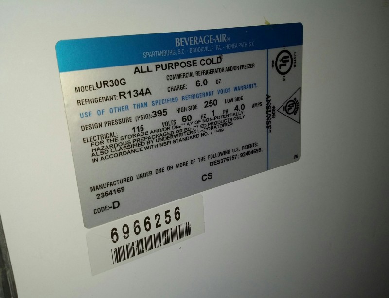 iBid Lot 5915 Beverage Air Model UR30G Countertop Display Refrigerator