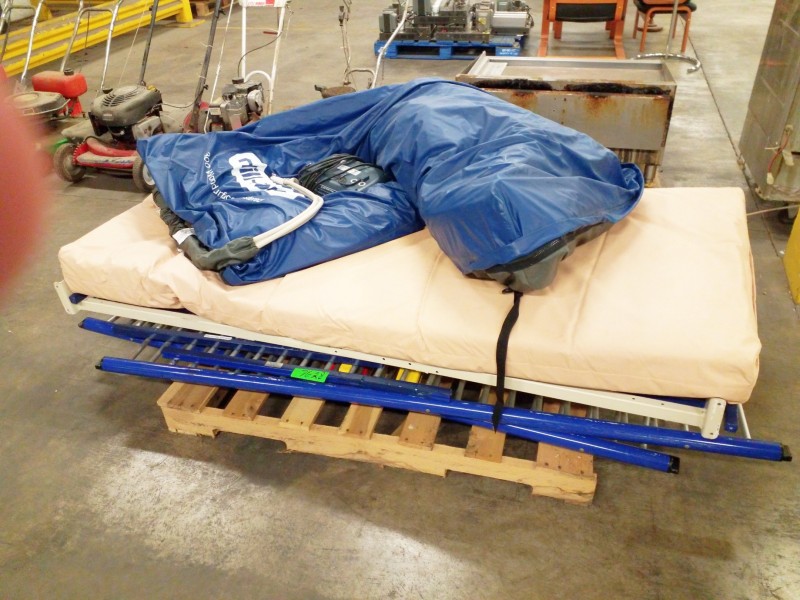 iBid Lot 7628 Pedicraft Homecare Bed