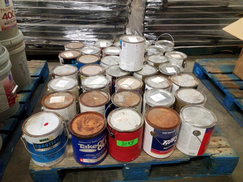iBid Lot 8043 1 Gallon Buckets of Paint