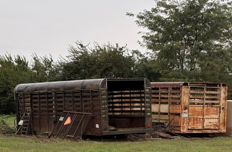 16ft livestock Trailer and a Gooseneck Trailer - Off-Site Sale - $ 5.00