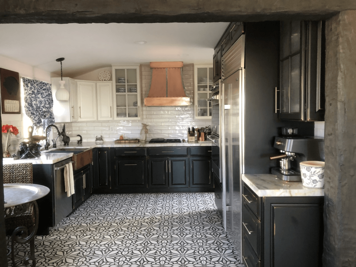 dark kitchen 6