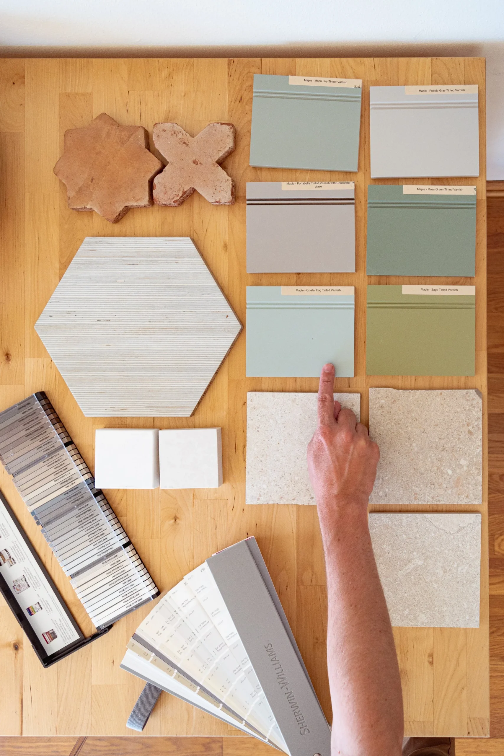 picking out cabinet colors
