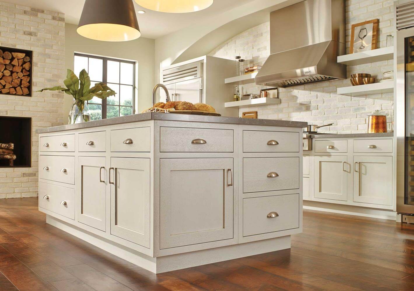 Traditional iStyle Custom Shaker Kitchen Cabinets by Starmark