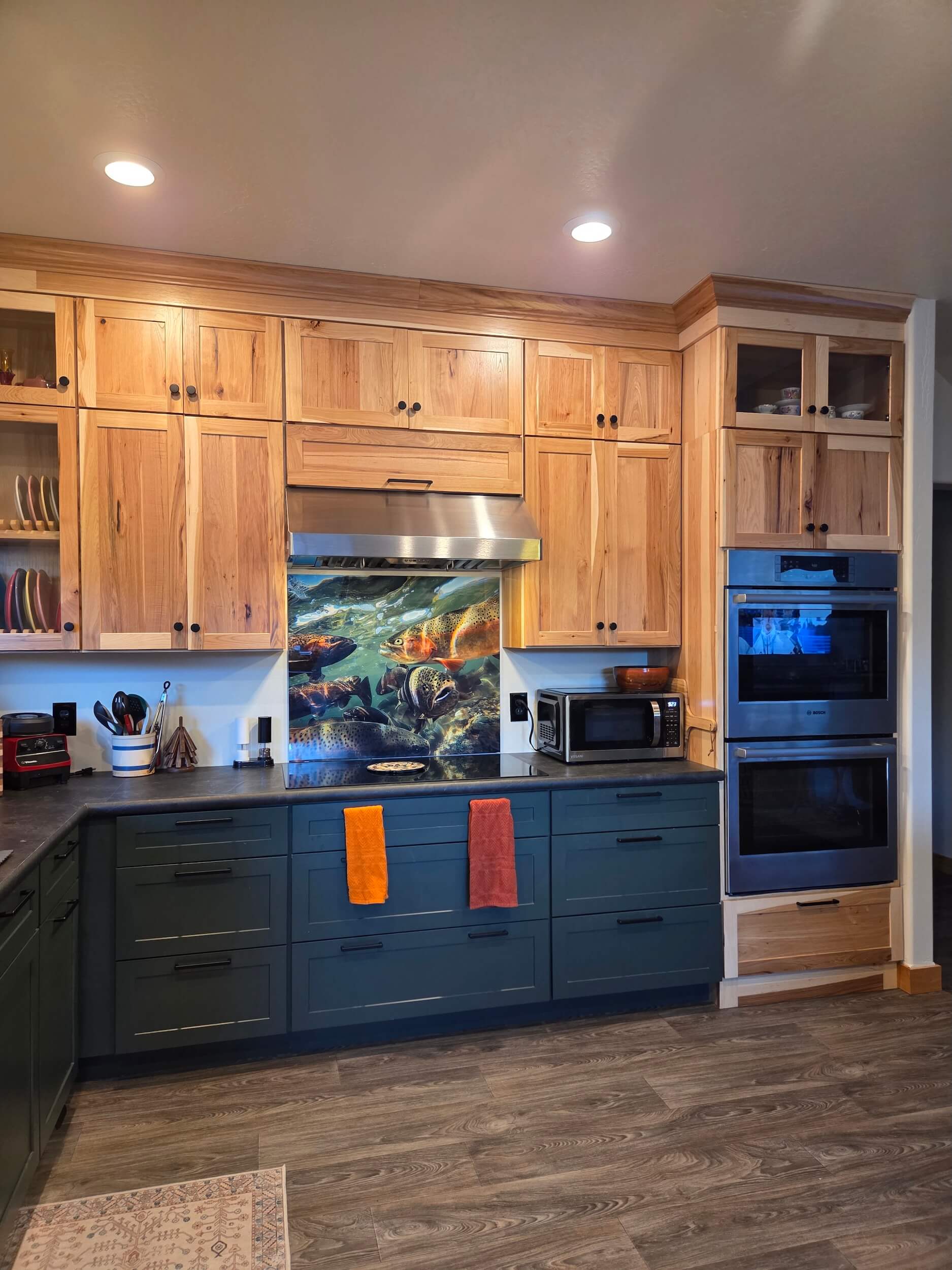 Beautiful two-toned kitchen