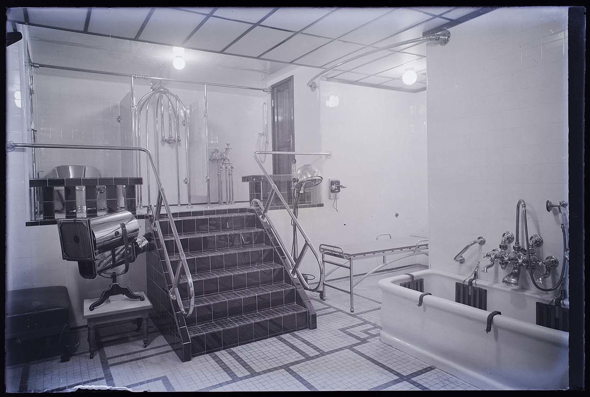 [Medical baths, SS Bremen] International Center of Photography
