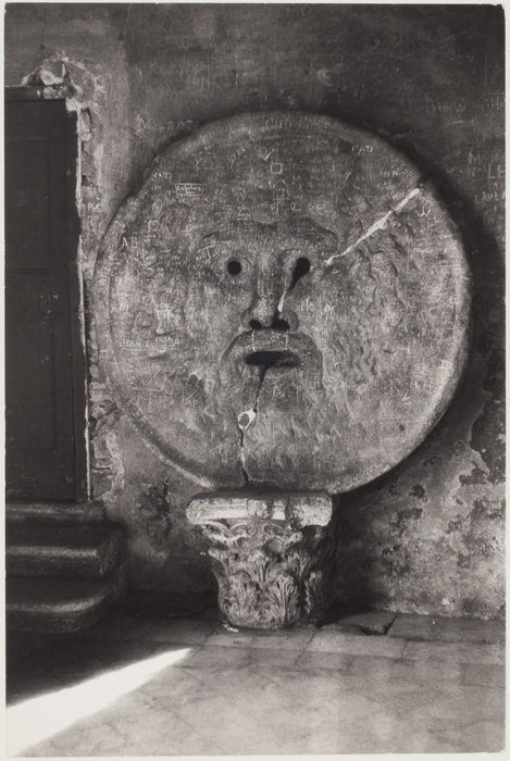 [Round statue, Rome]