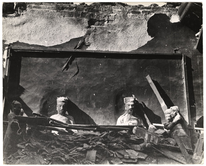 [Ruins of a Confucian temple after the battle of Tai'erzhuang, Xuzhou front, China]