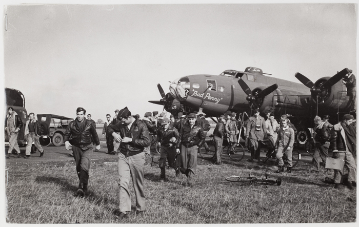 ["Bad Penny" and crew, England, World War Two.]