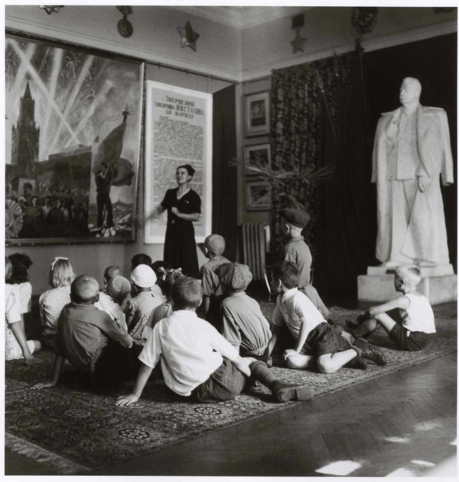 [Children with instructor in a museum, Moscow]