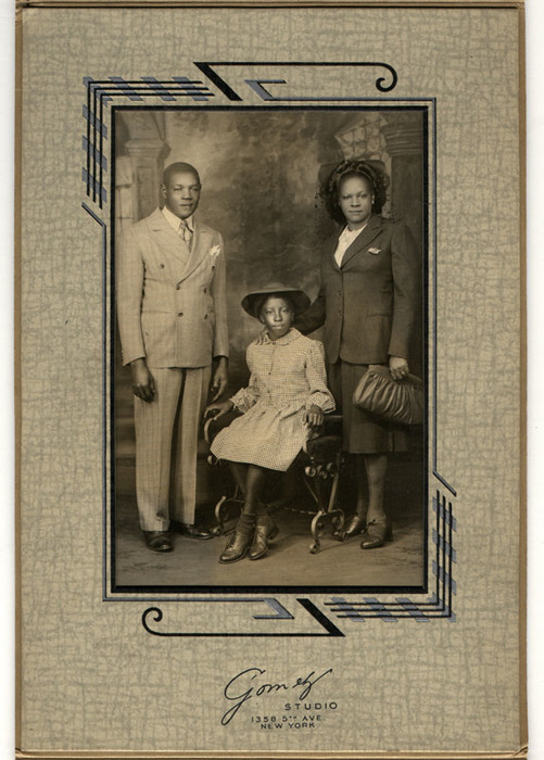 [Unidentified Family Group]