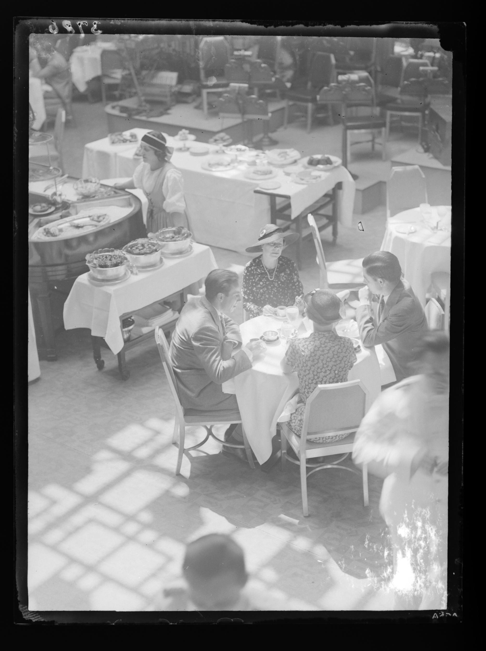 [Rooftop restaurant, Waldorf Astoria Hotel, New York] | International