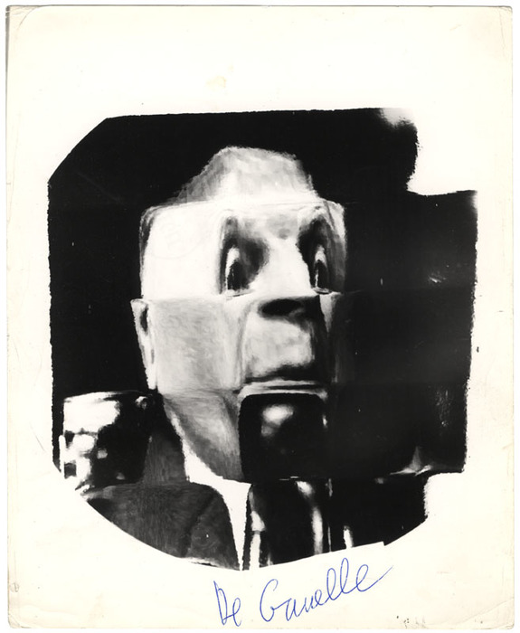 Charles De Gaulle (distortion)