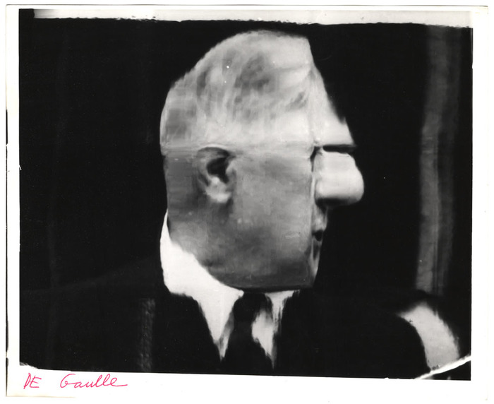 Charles De Gaulle (distortion)