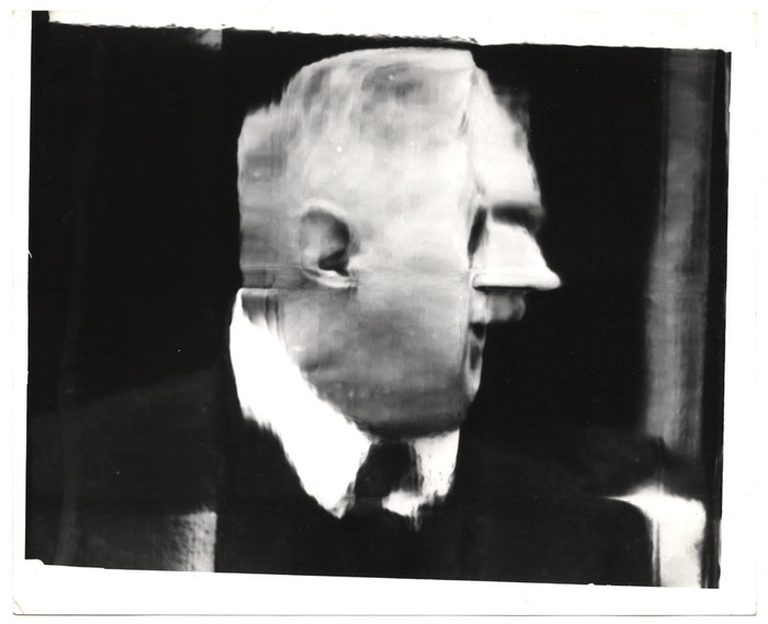 Charles De Gaulle (distortion)