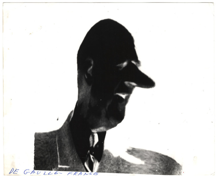 Charles De Gaulle (distortion)
