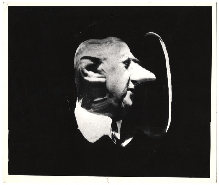 Charles De Gaulle (distortion)