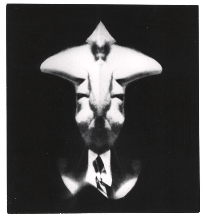 Charles De Gaulle (distortion)