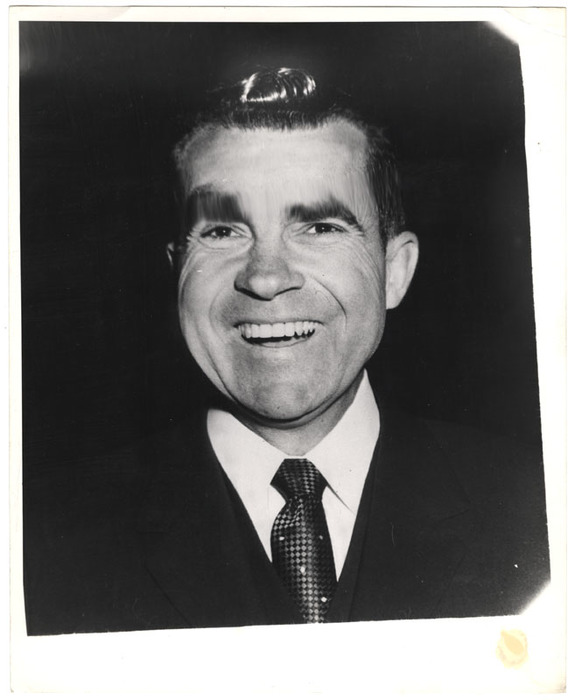 Richard Milhous Nixon (distortion)