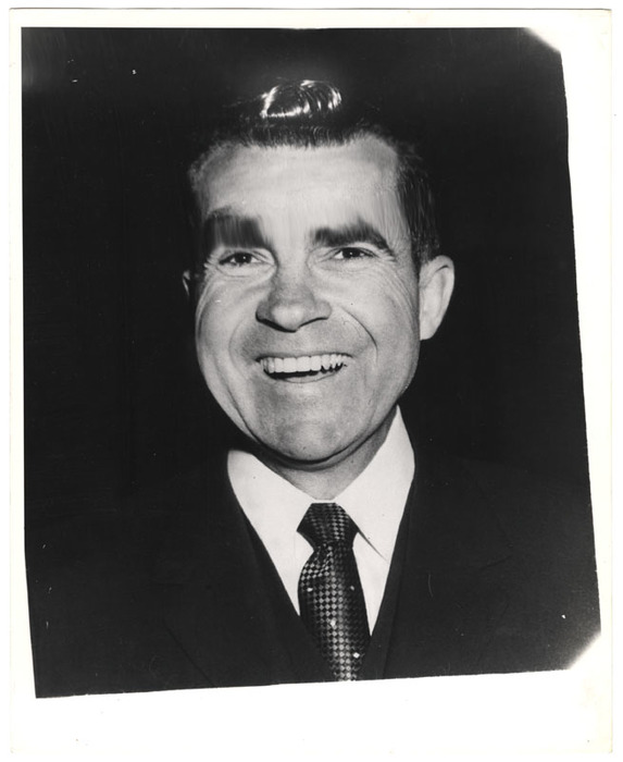 Richard Milhous Nixon (distortion)