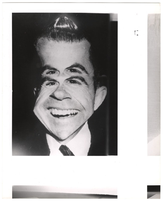 Richard Milhous Nixon (distortion)