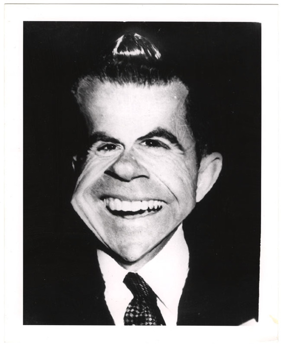 Richard Milhous Nixon (distortion)