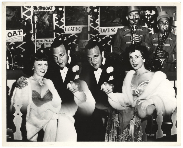 On stage (distortion)