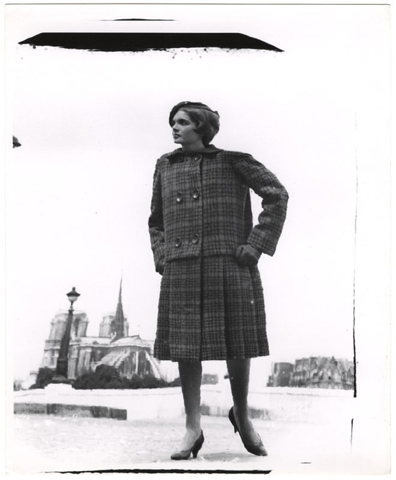 Woman model (distortion)