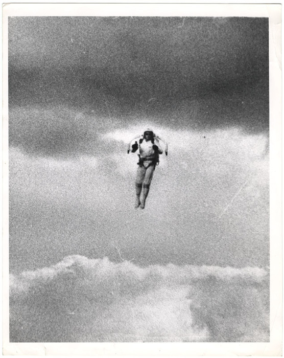 Jet Man Flying (distortion)