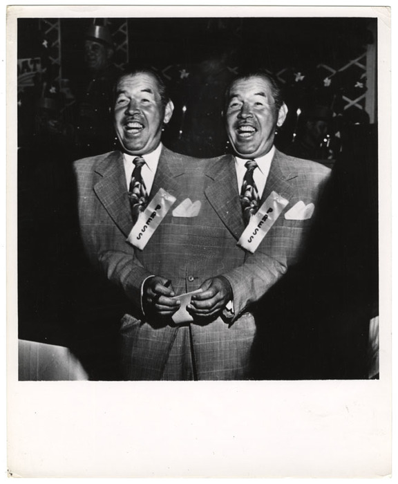 Happy journalist (distortion)