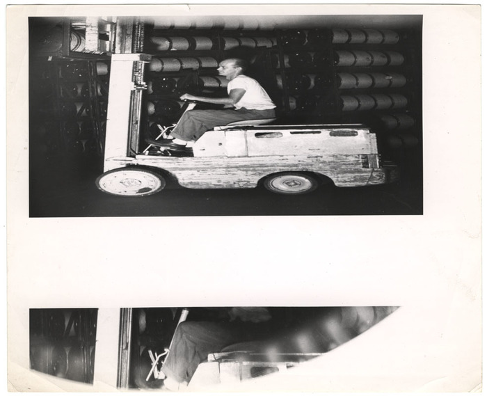 Fork lift truck (distortion)